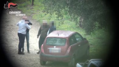 Video. Inferto colpo a “Cosa Nostra” di Niscemi: 29 arresti, anche un poliziotto e un carabiniere. Nomi e dettagli 